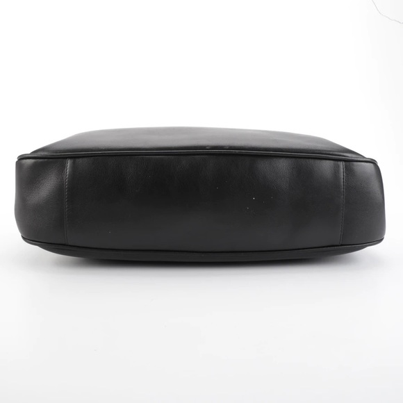 Gucci Two-Way Shoulder Bag in Black Leather with Bamboo Handle - Picture 6 of 12